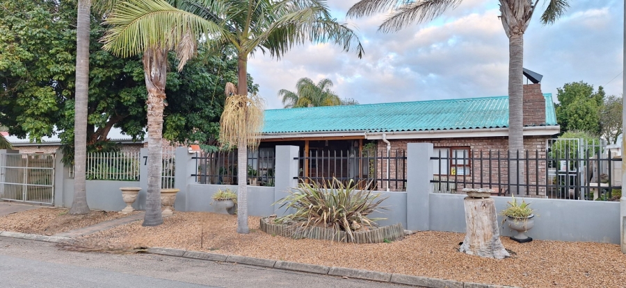 4 Bedroom Property for Sale in Riversdale Western Cape